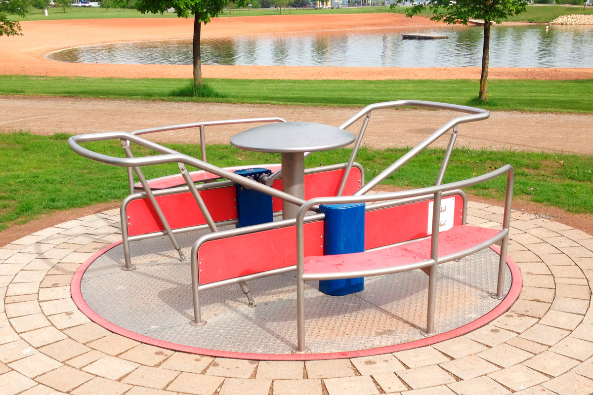 Karussel_BUCK_Freizeitgeraete_3Slider
