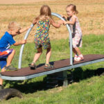 Mehrplatz-Wippe_BUCK_Freizeitgeraete_1Slider