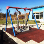 Rollstuhl-Schaukel_BUCK_Freizeitgeraete__1Slider