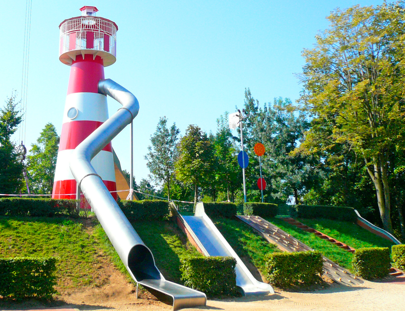 Rutschentuerme_LEUCHTTURM2-quer_BUCK_Freizeitgeraete_Slider
