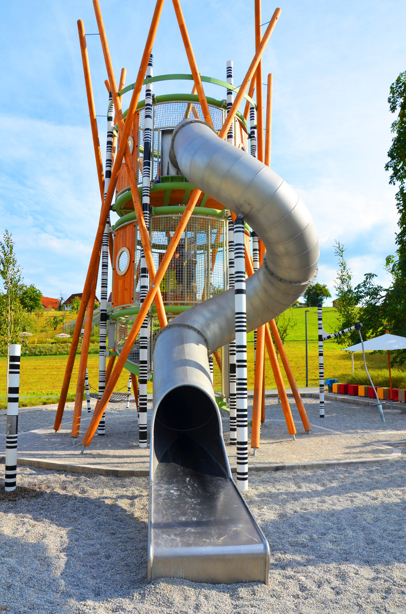 Rutschentuerme_MIKADO-TURM_BUCK_Freizeitgeraete_SLIDER