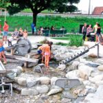 Wasserspiel-Anlage--Kinderspielpaltz__5_BUCK_Freizeitgeraete_slider